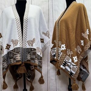 Alpaca Made in Peru Reversible Poncho Shawl Andean Llama Pattern Tassels Cozy